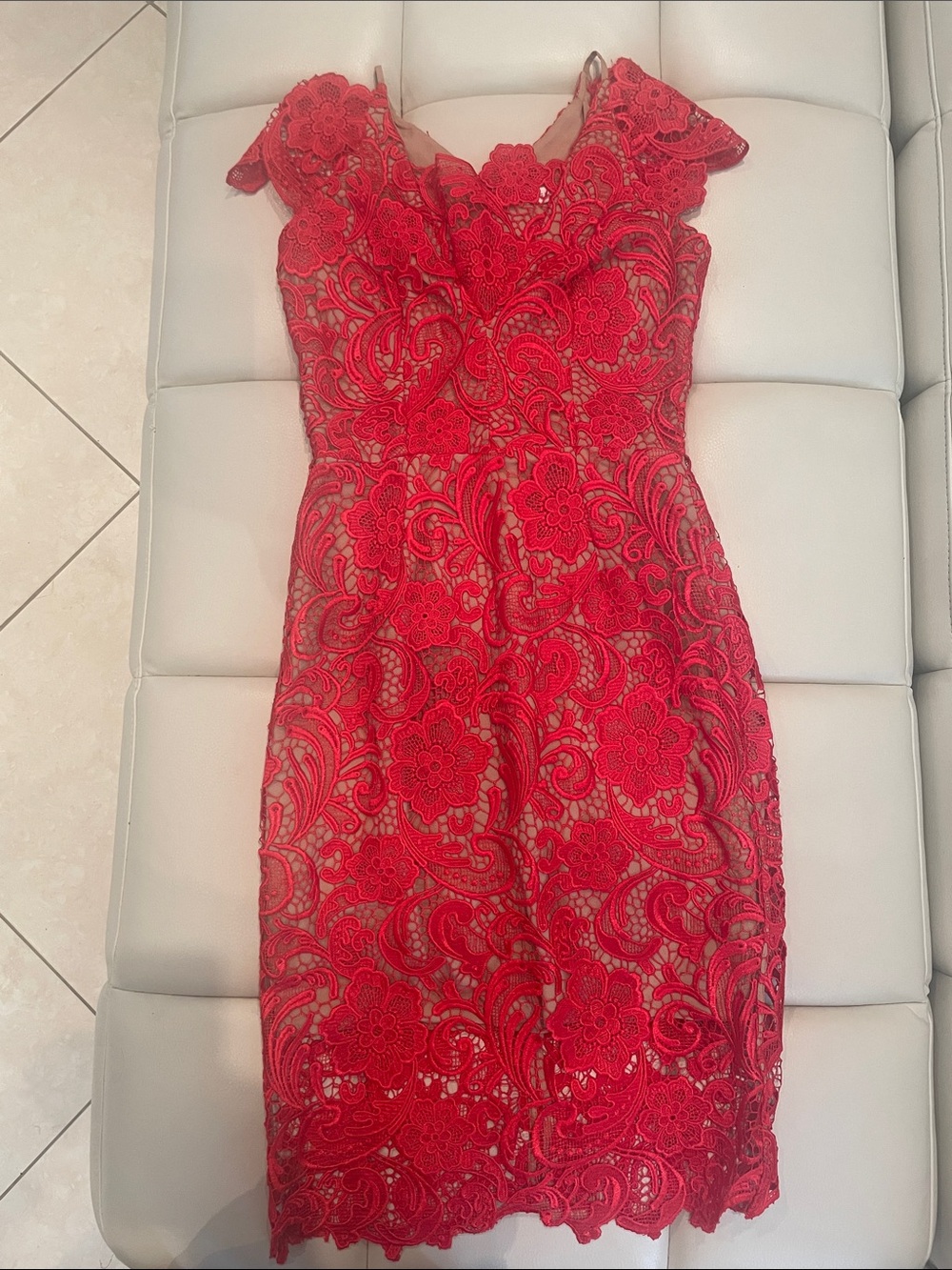 Dress the Population Red Lace Sheath Dress - Elegant Evening Dress size M